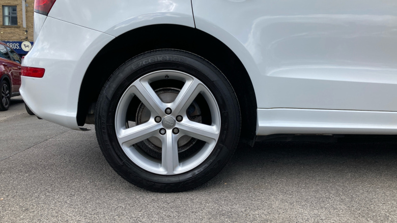 Audi Q5 2.0T FSI Quattro S Line 5dr Tip Auto Petrol Estate